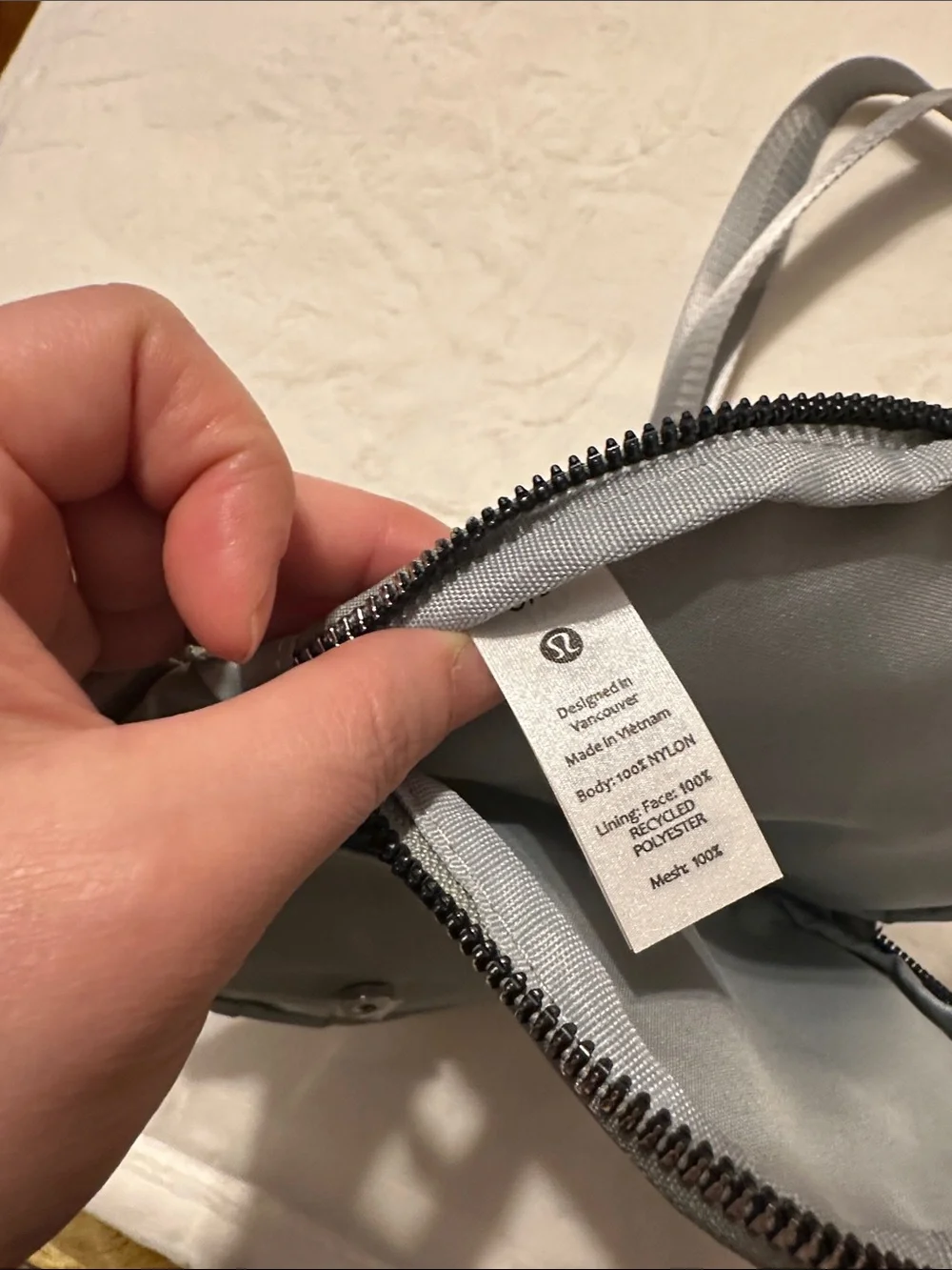 lululemon athletica silver-gray crossbody bag